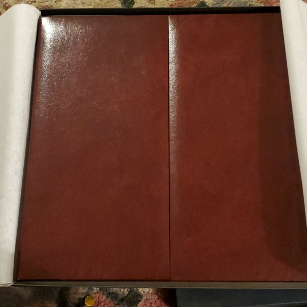 Album/Folio - Picture 6 of 7